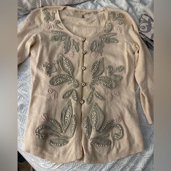Anthropologie light weight cardigan with beautiful detailing.XS - Picture 6 of 11